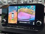 【マルチアラウンドモニター】専用のカメラにより、上から見下ろしたような視点で360度クルマの周囲を確認することができます☆縦列駐車や幅寄せ時に活躍してくれます♪