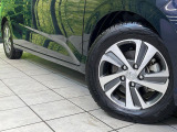 【純正15インチアルミホイール】外観にマッチした純正アルミホイールを装着しております。各種社外アルミホイールや、スタッドレスタイヤも取扱いしております。是非ご相談ください♪