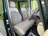 運転席シート廻りは使用感も少なく、良好な状態となっています。丁寧に使われていたことがよくわかりますね。