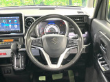 【純正革巻きステアリング】上質な革を使用することで、手にしっかり馴染みとても運転しやすいハンドルです♪