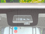【スズキ セーフティサポート】走行中に前方の車両等を認識し、衝突しそうな時は警報とブレーキで衝突回避と被害軽減をアシスト。より安全にドライブをお楽しみいただけます。