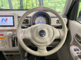 【純正革巻きステアリング】上質な革を使用することで、手にしっかり馴染みとても運転しやすいハンドルです♪