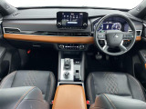 アウトランダー PHEV 2.4 P 4WD 本革シート