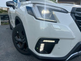 【LEDヘッドライト】悪天候や夜間走行時も良好な視界を確保し安心して運転できる高輝度LEDヘッドライトを装備!点灯速度が早く、消費電力も抑えられています。