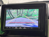 【バックカメラ】駐車時に後方がリアルタイム映像で確認できます。大型商業施設や立体駐車場での駐車時や、夜間のバック時に大活躍!運転スキルに関わらず、今や必須となった装備のひとつです!