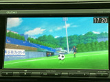 テレビ映像を表示できる画面を備え、停車中の休憩時間にも映像を楽しめます。車内で過ごすひとときに活用できる装備で、画面表示も見やすい印象です。