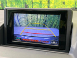 【バックカメラ】駐車時に後方がリアルタイム映像で確認できます。大型商業施設や立体駐車場での駐車時や、夜間のバック時に大活躍!運転スキルに関わらず、今や必須となった装備のひとつです!