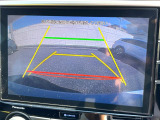 【フロント&サイド&バックカメラ】ドライバーから見にくい死角部分を映像で確認できるカメラを各所に装着。見通しがきかない場所や住宅密集地などを運転することが多い人におすすめの安心装備です。
