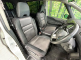 運転席シート廻りは使用感も少なく、良好な状態となっています。丁寧に使われていたことがよくわかりますね。