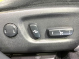 【パワーシート】スイッチ一つで簡単にシートの微調整が可能!電動だから力もいりません!快適なシートポジションにセットして、快適なドライブをお楽しみください。