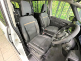 運転席シート廻りは使用感も少なく、良好な状態となっています。丁寧に使われていたことがよくわかりますね。