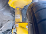 【ビルシュタイン製ダンパー】高速走行時の車両安定性を向上させてくれる人気の装備。街乗りの乗り心地も犠牲にせず、スポーティな走行をお楽しみいただけます♪