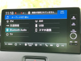 FMやAM、USB、Bluetooth Audioなど、複数の音源が一覧で表示されます。画面から聴きたい音源を選べるため、日々の移動に合わせて使い分けできます。