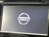 【メーカー純正ナビ】インテリアに溶け込むスタイリッシュな「専用設計」メーカーナビを装備♪視認性や操作性など基本性能にも優れ、より上質なカーライフをお楽しみいただけます。