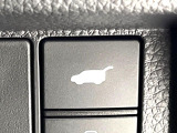【パワーバックドア】スマートキーや運転席のボタンを押すだけでリアゲートが自動で開閉します!荷物を持っている時や、高い位置にあるバックドアを閉める際に便利な機能です♪