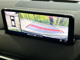 【360&deg;ビューモニター】専用のカメラにより、上から見下ろしたような視点で360度クルマの周囲を確認することができます☆死角部分も確認しやすく、狭い場所での切り返しや駐車もスムーズに行えます。