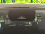 【エマージェンシーブレーキ】走行中に前方の車両等を認識し、衝突しそうな時は警報とブレーキで衝突回避と被害軽減をアシスト。より安全にドライブをお楽しみいただけます。