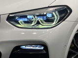 ●LEDヘッドライト:夜間走行時も良好な視界を確保し安心して運転できる高輝度LEDヘッドライトを装備!点灯速度が早く、消費電力も抑えられています。