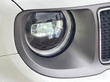 ●LEDヘッドライト:夜間走行時も良好な視界を確保し安心して運転できる高輝度LEDヘッドライトを装備!点灯速度が早く、消費電力も抑えられています。