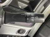 【オートライト(AUTO)】外の明るさをシステムが感知して、自動でヘッドライトが点灯します!ヘッドライトをつけ忘れを防ぐ便利機能です。