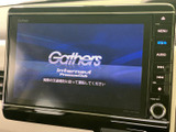 ナビゲーションやオーディオの機能をまとめて利用できる画面を備えています。メニュー表示と画面横のボタンで目的の機能を探しやすく、日々の移動を便利にサポートします。