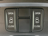 【両側パワースライドドア】スマートキーや運転席のスイッチで後席両側スライドドアの開閉が可能♪電動だから力を入れてドアを開ける必要が無く、小さなお子様でも簡単に開け閉めでき快適です♪