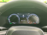 速度や各種車両情報がひと目で把握しやすい画面構成です。表示がまとまっているため、運転中も必要な情報を確認しやすく、毎日の運転を支えてくれます。