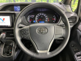 【純正革巻きステアリング】上質な革を使用することで、手にしっかり馴染みとても運転しやすいハンドルです♪