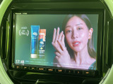 テレビ番組を画面で視聴できる装備です。休憩など停車中のひとときに映像を楽しめ、待ち時間を過ごす際にも活躍します。画面表示も見やすく、車内での時間をより快適にお使いいただけます。