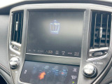【メーカー純正ナビ】インテリアに溶け込むスタイリッシュな「専用設計」メーカーナビを装備♪視認性や操作性など基本性能にも優れ、より上質なカーライフをお楽しみいただけます。