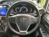 【純正革巻きステアリング】上質な革を使用することで、手にしっかり馴染みとても運転しやすいハンドルです♪