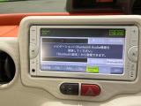 【純正ナビ】人気の純正ナビを装備。オーディオ機能も充実しており、Bluetooth接続すればお持ちのスマホやMP3プレイヤーの音楽を再生可能!毎日の運転がさらに楽しくなります!!