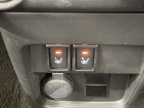 【シートヒーター】寒い日に重宝するシートヒーター!エアコンより早く温まってくれるので寒がりの人も安心ですね♪エアコンの温風は乾燥するから苦手、という方にもをおすすめです。