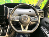 【純正革巻きステアリング】上質な革を使用することで、手にしっかり馴染みとても運転しやすいハンドルです♪