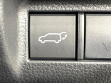 【パワーバックドア】スマートキーや運転席のボタンを押すだけでリアゲートが自動で開閉します!荷物を持っている時や、高い位置にあるバックドアを閉める際に便利な機能です♪