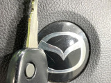 【キーレス】少し離れた場所からでもボタン一つでドアの開錠・施錠ができるのでとっても便利!ドアの鍵穴周りに傷をつけることもありません♪