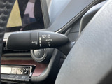 速度やシフト位置などの情報が表示され、運転に必要な内容をひと目で確認しやすい構成です。表示がまとまり、走行中も視線移動を抑えやすくなっています。