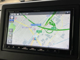 道路や周辺施設が色分けされて表示され、現在地周辺の位置関係を把握しやすい地図画面です。目的地への道順確認にも役立ち、慣れない場所へのお出かけを支えてくれます。