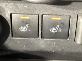 【前席シートヒーター】寒い日に重宝するシートヒーター!エアコンより早く温まってくれるので寒がりの人も安心ですね♪エアコンの温風は乾燥するから苦手、という方にもをおすすめです。