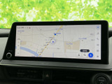 地図を画面いっぱいに表示でき、現在地や周辺の道路を確認しやすい仕様です。目的地へ向かう際のルート確認にも活用でき、初めて訪れる場所へのお出かけや日常の移動をサポートします。