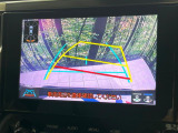 【バックカメラ】駐車時に後方がリアルタイム映像で確認できます。大型商業施設や立体駐車場での駐車時や、夜間のバック時に大活躍!運転スキルに関わらず、今や必須となった装備のひとつです!