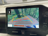 【バックカメラ】駐車時に後方がリアルタイム映像で確認できます。大型商業施設や立体駐車場での駐車時や、夜間のバック時に大活躍!運転スキルに関わらず、今や必須となった装備のひとつです!