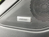 【BOSEサウンドシステム】メーカーオプションの高品位サウンドシステムを搭載。専用のチューニングが施された大小様々なスピーカーから良質なサウンドが奏でられ、臨場感あふれる音響空間を演出します。