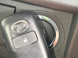 【キーレス】少し離れた場所からでもボタン一つでドアの開錠・施錠ができるのでとっても便利!ドアの鍵穴周りに傷をつけることもありません♪