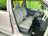 運転席シート廻りは使用感も少なく、良好な状態となっています。前オーナー様が丁寧に使っていたことがよくわかりますね。