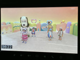映像を画面に映して楽しめるテレビ機能を備えています。停車中の休憩時間に番組を視聴でき、画面表示も見やすく、車内で過ごすひとときに活用できます。