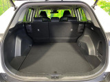 【パワーバックドア】スマートキーや運転席のボタンを押すだけでリアゲートが自動で開閉します!荷物を持っている時や、高い位置にあるバックドアを閉める際に便利な機能です♪