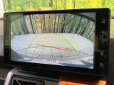 【バックカメラ】駐車時に後方がリアルタイム映像で確認できます。大型商業施設や立体駐車場での駐車時や、夜間のバック時に大活躍!運転スキルに関わらず、今や必須となった装備のひとつです!