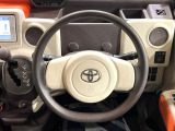 インテリアに合わせたデザインのステアリングは、運転される方のことも考え、運転しやすい形状、大きさです。是非一度、実際に触ってお確かめください。