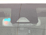 【トヨタセーフティセンス】走行中に前方の車両等を認識し、衝突しそうな時は警報とブレーキで衝突回避と被害軽減をアシスト。より安全にドライブをお楽しみいただけます。